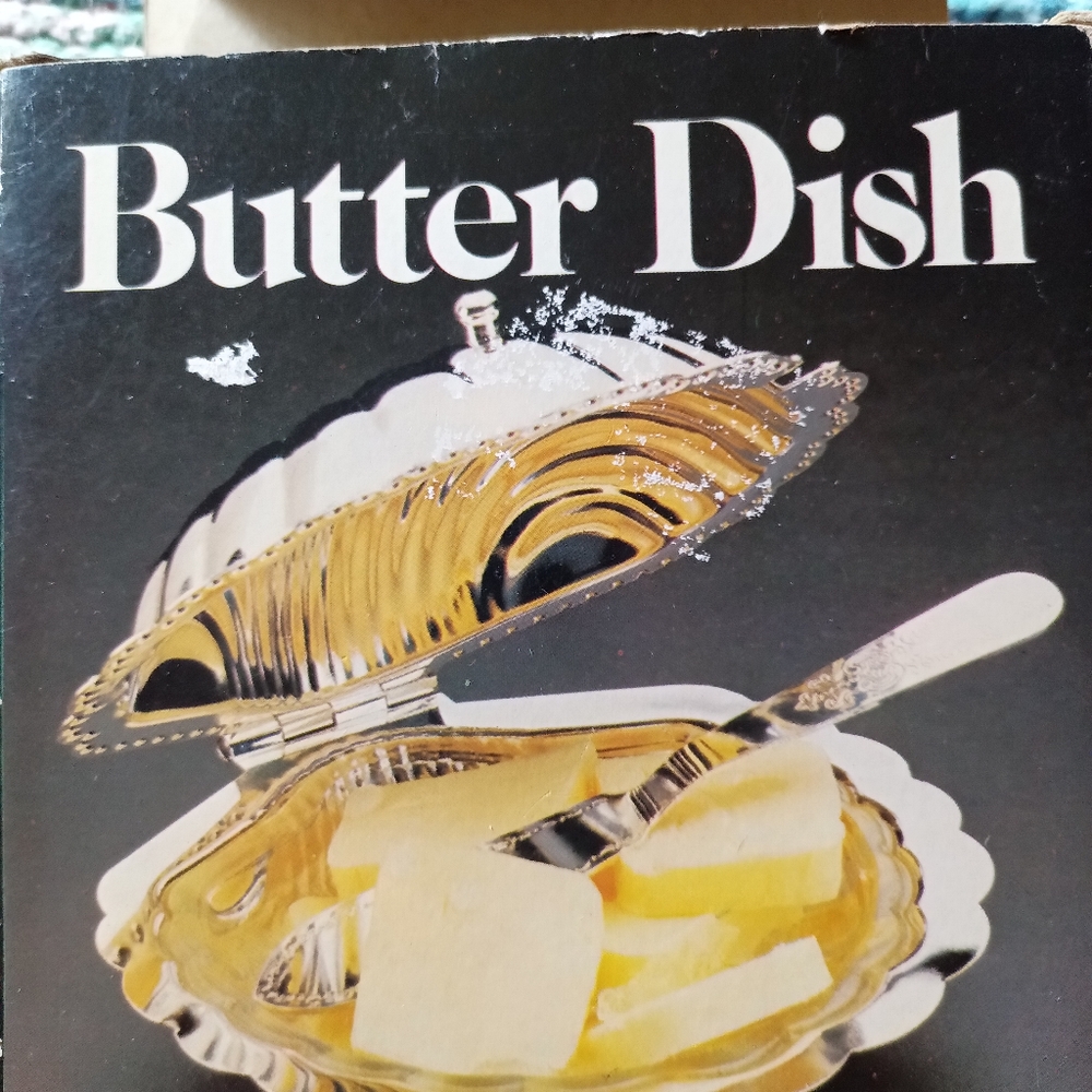 (#393-19) Leonard Silver MFG. Silver plated shell butter dish. NIB